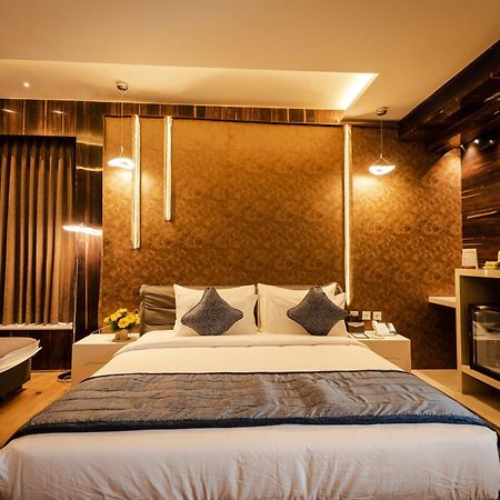 Hotel Park Elanza Coimbatore Bagian luar foto